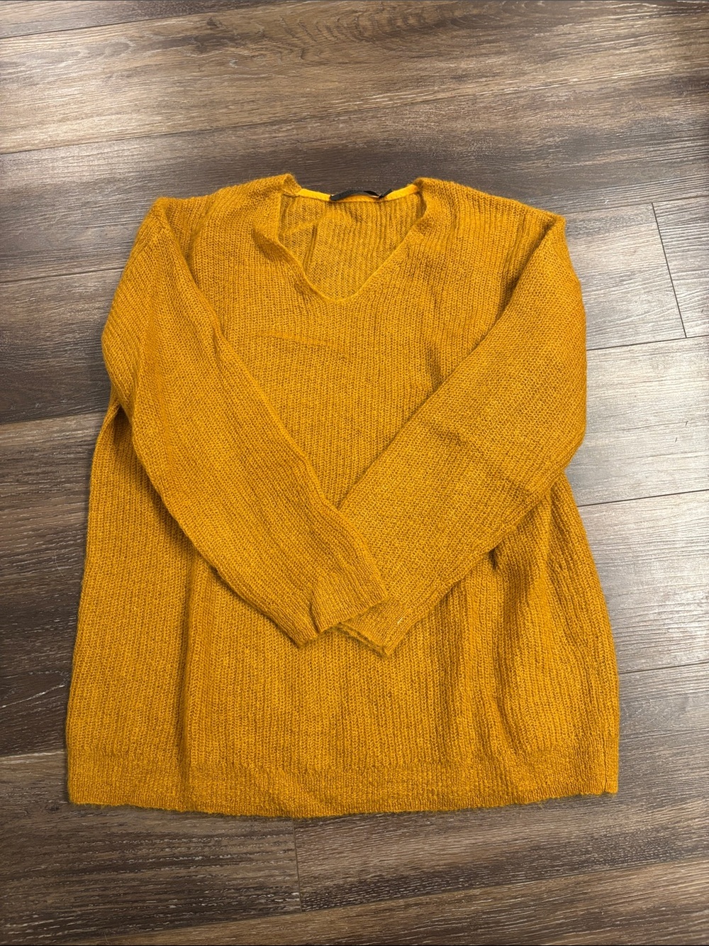 Jenni Kayne  V-Neck Sweater size medium